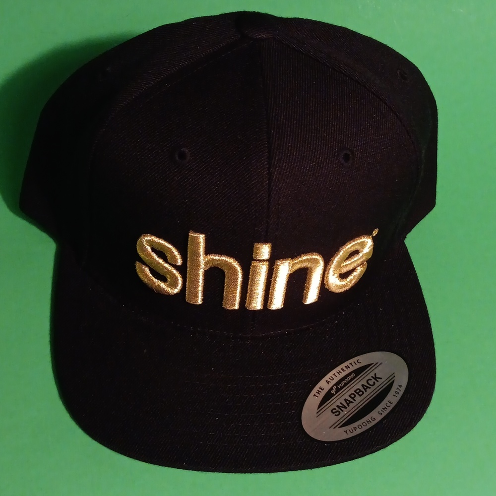 SHINE 24k rolling papers snapback